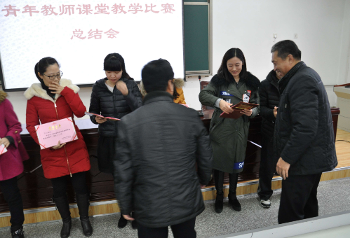  亿元先生低迷表现遭球迷倒戈  